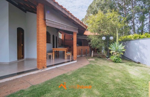 Aguas de Santa Barbara House | Casa em Santa Bárbara com piscina e forno a lenha