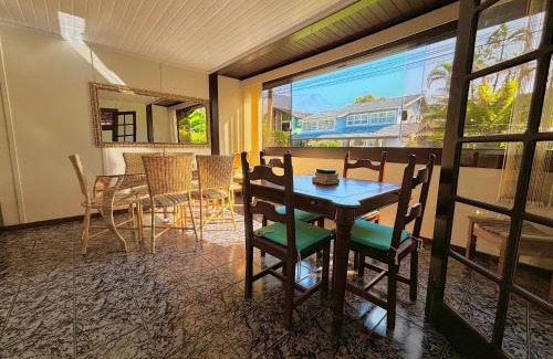 Angra dos Reis House | Casa em condomínio Luxuoso de Angra dos Reis que comporta até 8 pessoas.