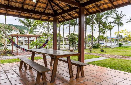 Barra da Lagoa House | Casa em meio a natureza, em frente ao canal