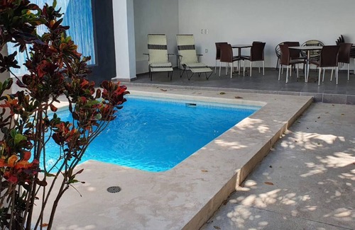Colima House | Casa en centro de Colima con alberca
