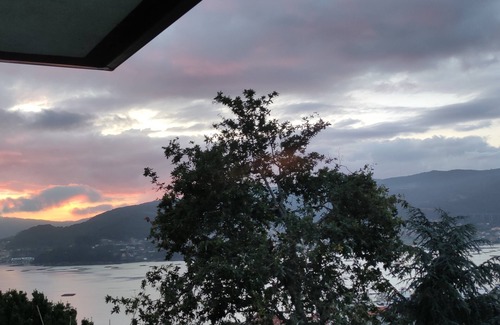 Cobres House | Casa en Chapela, al Lado de Vigo y con Fantásticas Vistas a la Ría de Vigo