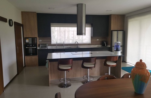 San Pablo del Lago House | Casa en el Lago San Pablo