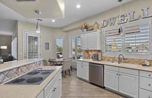 Arrowhead Lakes House | "Casa En'Lago” Cardinals Football, Heated Pool, Pontoon Boat, Fishing, Mini Golf