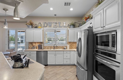 Arrowhead Lakes House | "Casa En'Lago” Cardinals Football, Heated Pool, Pontoon Boat, Fishing, Mini Golf