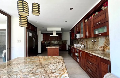 Zona 16 House | Casa en Lomas de San Isidro Arka