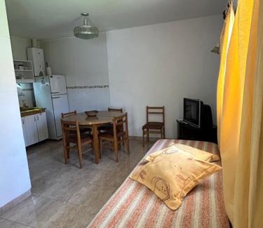 Constitucion House | Casa en Mar Del Plata con parque, parrilla y cochera cubierta a dos cuadras del mar