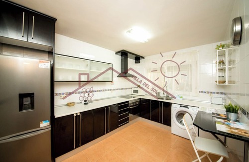 Mentrida House | Casa en Mentrida con Piscina Climatizada y Vino con D.o., Admite Mascotas!
