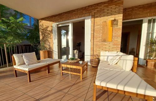 Chiva House | Casa en Valencia, piscina, cerca de golf, playas, moto Gp