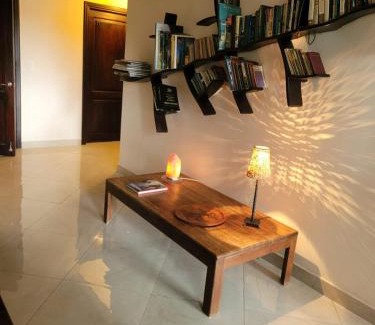 Tumba Vieja House | Casa Enayati - En-Suite Private Rooms