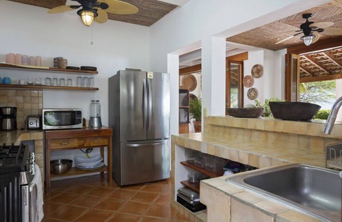 Playa Colorado House | Casa Encantos Beach Front House