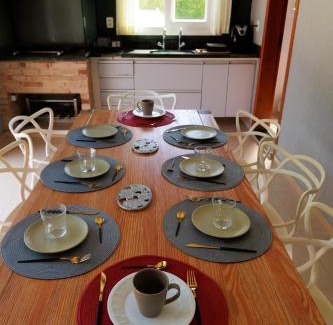 Praia do Pauba House | Casa Ensolarada entre montanhas e rio na Praia do Paúba