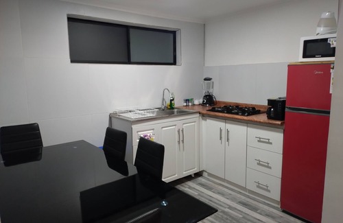 San Ramon House | Casa Entera con 5 Habitaciones 2 Baños y Estacionamiento Para 2 Vehículos