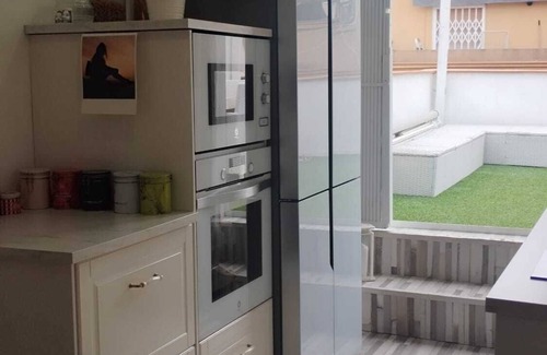 Collblanc y La Torrassa Apartment | Casa Dess.acogedor Ático muy Céntrico y con Todos los Servicios
