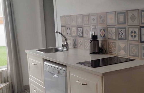 Collblanc y La Torrassa Apartment | Casa Dess.acogedor Ático muy Céntrico y con Todos los Servicios