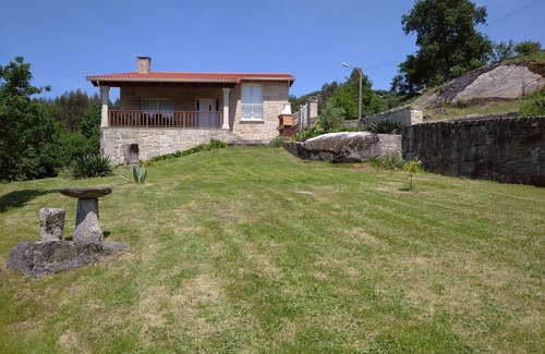 Ponte Caldelas House | CASA ESFARRAPADA