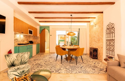 Historic Center of Estepona Condo | Casa Esmeralda Luxury Boutique Apartments Old Town