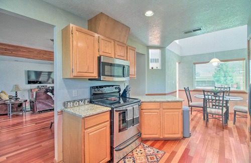 Northeast Heights House | 'Casa Especial' Family Retreat w/Pool Table!