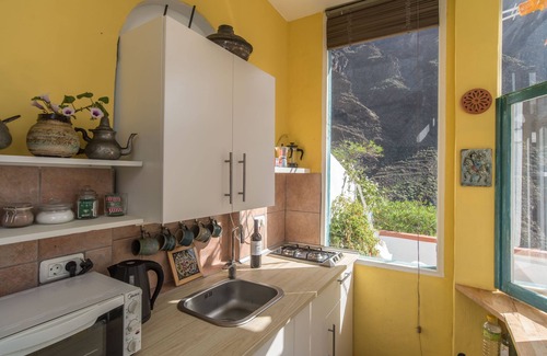 La Calera House | Casa Estie in picturesque Calera - a beautiful mountain view garden flat