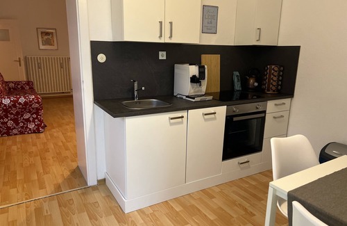 Duisburg Mitte Apartment | Casa Estrella -5 min zum Duisburg Hbf, -nähe Uni Duisburg/essen -erdgeschoss