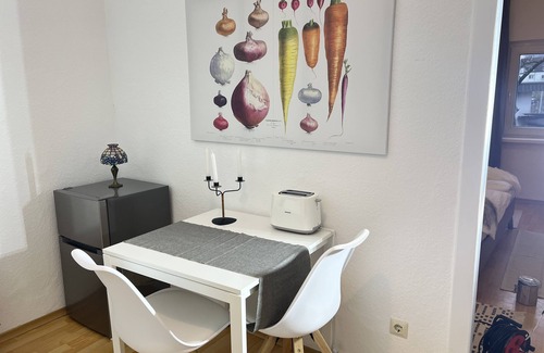 Duisburg Mitte Apartment | Casa Estrella -5 min zum Duisburg Hbf, -nähe Uni Duisburg/essen -erdgeschoss