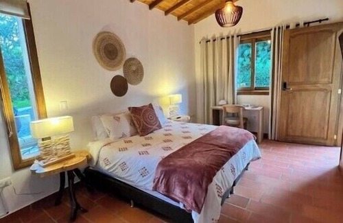 Marinilla Hotel | CASA EVE HOTEL Luxury suite w/jacuzzi nbreakfast included