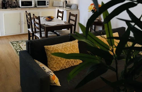 Mirandela House | Casa Férias MariCeu Detached single-storey house refurbished in Mirandela