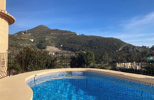 Alcalali Villa | Casa FaB - stunning views and private pool in the beautiful Jalon Valley