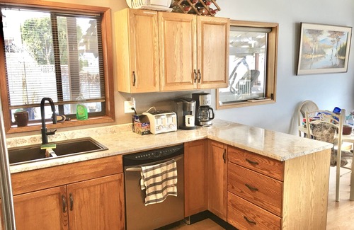 Vernon Ski Chalet | Casa Familia has stunning lake views, with heated pool+ hot tub minutes to beach