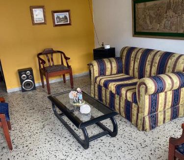 Santa Fe House | CASA FAMILIAR AMPLIA MUY FRESCA