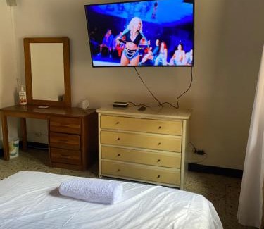 Santa Fe House | CASA FAMILIAR AMPLIA MUY FRESCA