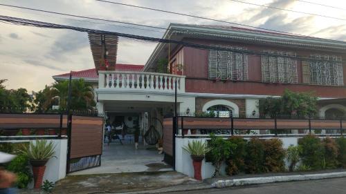 Batac House | Casa Familya