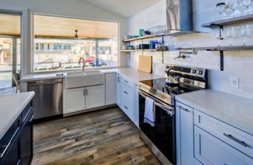 Moovalya Keys House | CASA FELIZ on the water in AZ's MINI-VENICE 4-bedroom house with 2 masters