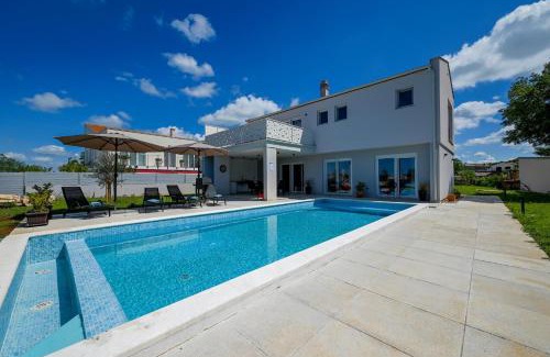 Matohanci Villa | Casa Ferata