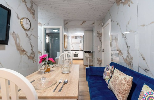 Los Remedios Apartment | Casa Feria, modern accommodation in Seville