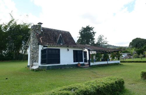 Llanogrande House | Casa Finca Corales Llano Grande 2