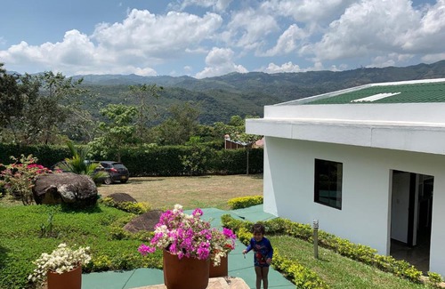 Guaduas Ski Chalet | CASA FINCA LA CAROLINA