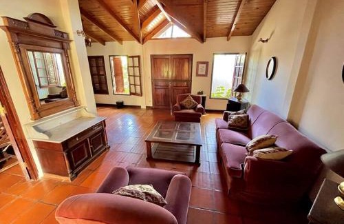 Chacras de Coria House | ¡Casa Florida, en el corazón de Chacras de Coria!