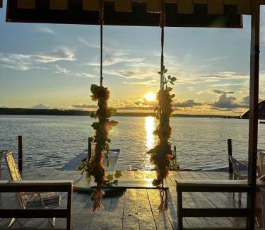 Ponta Negra Boat Rental | Casa Flutuante na Amazônia