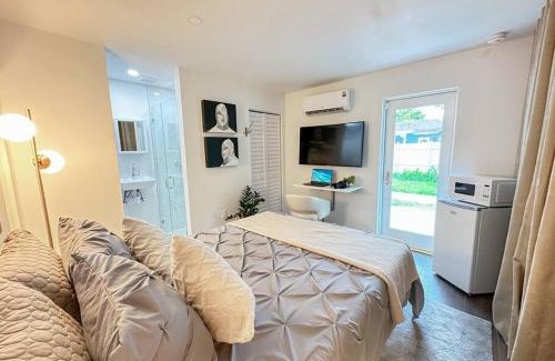Miami Shores Apartment | Casa Fortim Studio + private + large patio