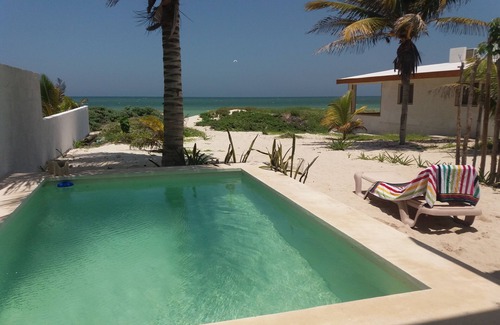 Chelem House | CASA FRENTE AL MAR, BONITAS VISTAS A LA PLAYA