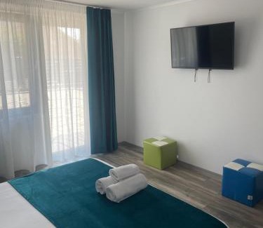 Costinesti House | Casa Fuchsia