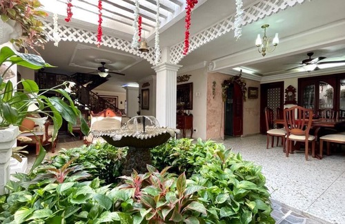 Cartagena District House | Casa Gaitán – Villa Familiar de Lujo a Pasos de la Playa