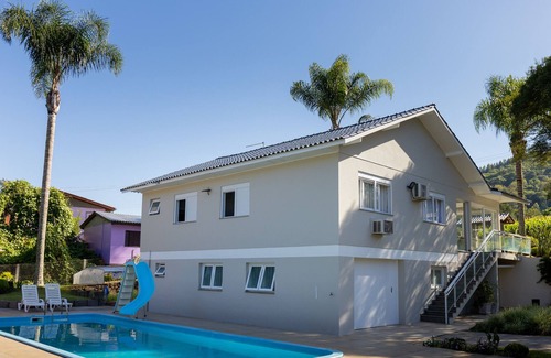 Fenavinho Cottage | Casa Garavaglia Campo e Serra Piscina Aceita Pets Locação Vídeo Fotos e Eventos