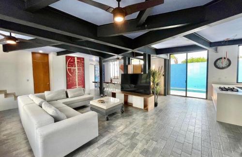 Puerto Juarez House | Casa Gigante de lujo, con piscina privada, 4 amplias habitaciones con baño privado