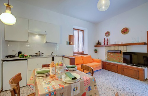 Cerro Apartment | Casa Gio, Laveno Mombello, Italy