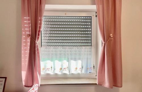 Krofdorf-Gleiberg Apartment | Casa Giulia 2 Zimmer nahe Gießen, Küche, Bad, WLAN, Parkplatz