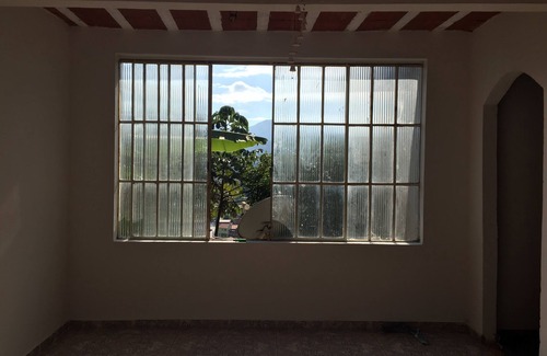 Sabara House | casa Grande, confortável e perfeito para descansar do estresse da cidade grande.