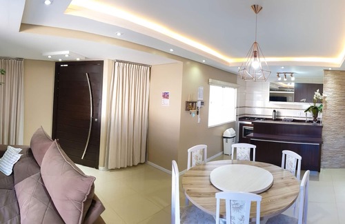 Praia do Rosa House | Casa Grande e Nova na Praia do Rosa Para até 16 Pessoas