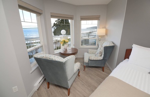 Regional District of Nanaimo Hotel | Casa Grande Inn