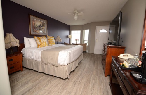 Regional District of Nanaimo Hotel | Casa Grande Inn